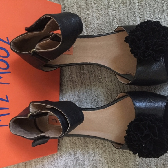 Dress or casual Shoes - Picture 1 of 2